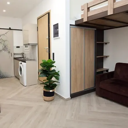 Central Studio Oasis For Urban Explorers