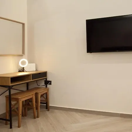 Central Studio Oasis For Urban Explorers Apartment